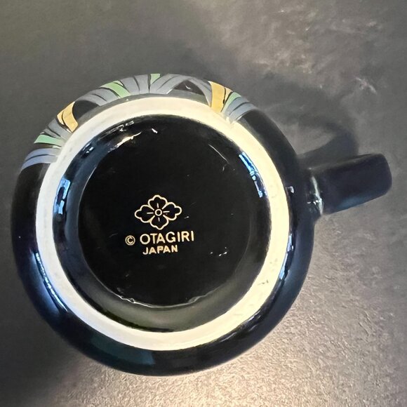 Vintage OTAGIRI JAPAN Floral Iris Daylilies Black Porcelain Cup w/ Metallic Gold - Picture 10 of 11